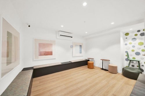 616-215 Mcbay Lane, Coquitlam, BC - Indoor Photo Showing Other Room