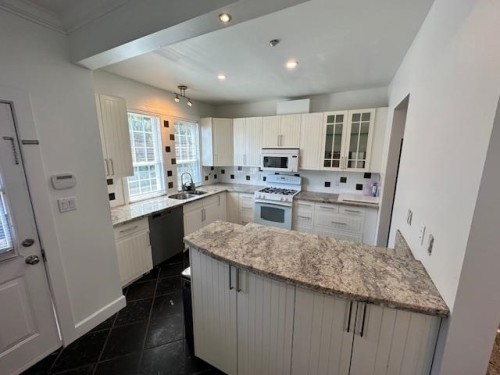 2878 8Th Avenue W, Vancouver, BC - Indoor Photo Showing Kitchen