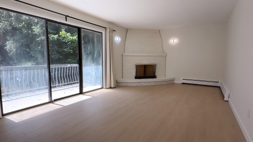 8711 Cullen Crescent, Richmond, BC - Indoor With Fireplace