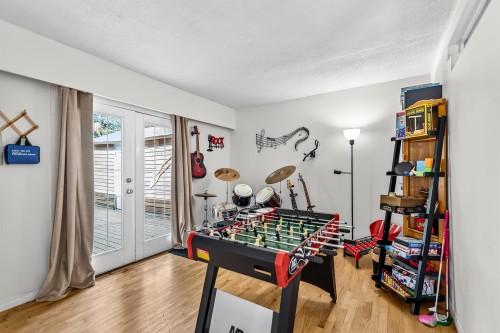 1849 North Road, Gibsons, BC - Indoor Photo Showing Other Room