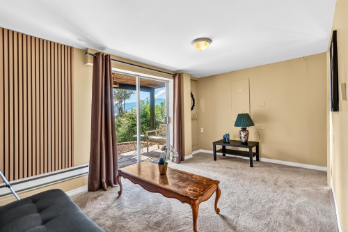 1849 North Road, Gibsons, BC - Indoor