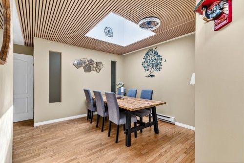 1849 North Road, Gibsons, BC - Indoor Photo Showing Dining Room