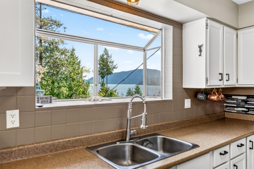 1849 North Road, Gibsons, BC - Indoor Photo Showing Kitchen With Double Sink