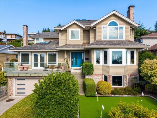 990 Leyland Street  West Vancouver, BC V7T 2S4