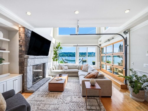 648 Alderside Road, Port Moody, BC - Indoor Photo Showing Living Room With Fireplace