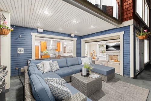648 Alderside Road, Port Moody, BC - Indoor Photo Showing Living Room