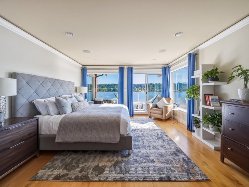 648 Alderside Road, Port Moody, BC - Indoor Photo Showing Bedroom