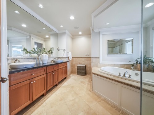 648 Alderside Road, Port Moody, BC - Indoor Photo Showing Bathroom