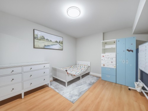 648 Alderside Road, Port Moody, BC - Indoor Photo Showing Bedroom