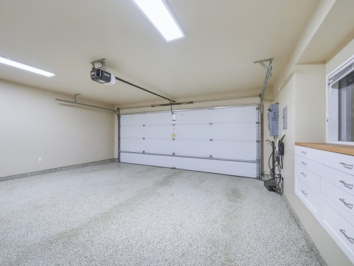 648 Alderside Road, Port Moody, BC - Indoor Photo Showing Garage