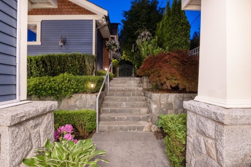 648 Alderside Road, Port Moody, BC - Outdoor