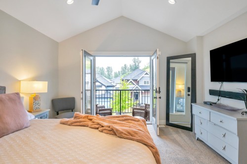 24640 101 Avenue, Maple Ridge, BC - Indoor Photo Showing Bedroom