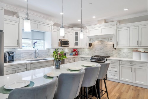 24640 101 Avenue, Maple Ridge, BC - Indoor