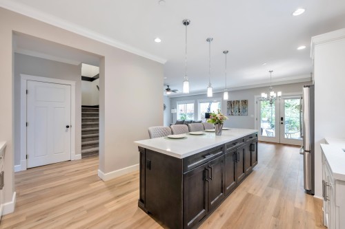 24640 101 Avenue, Maple Ridge, BC - Indoor Photo Showing Kitchen With Upgraded Kitchen