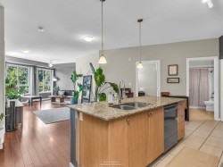285 Ross Drive New Westminster, BC V3L 0B9