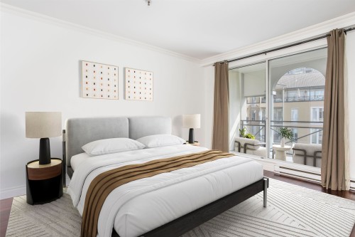 309-2 Renaissance Square, New Westminster, BC - Indoor Photo Showing Bedroom