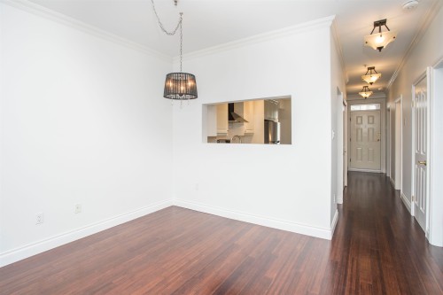 309-2 Renaissance Square, New Westminster, BC - Indoor Photo Showing Other Room