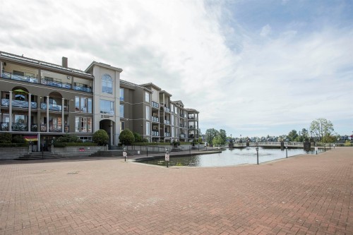 309-2 Renaissance Square, New Westminster, BC - Outdoor