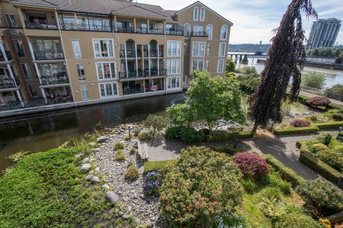309-2 Renaissance Square, New Westminster, BC - Outdoor