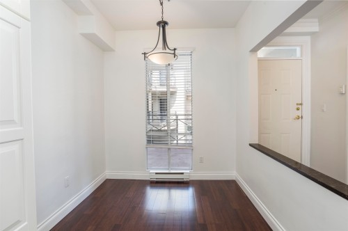 309-2 Renaissance Square, New Westminster, BC - Indoor Photo Showing Other Room