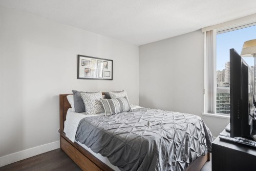 2201-918 Cooperage Way, Vancouver, BC - Indoor Photo Showing Bedroom