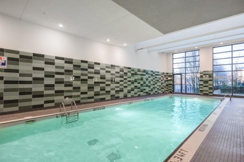 2201-918 Cooperage Way, Vancouver, BC - Indoor Photo Showing Other Room With In Ground Pool