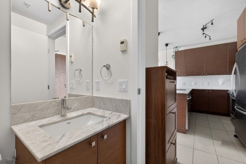1507-7360 Elmbridge Way, Richmond, BC - Indoor Photo Showing Bathroom