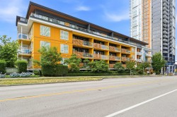 201-516 Foster Avenue  Coquitlam, BC V3J 0H8