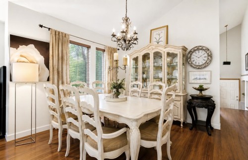 875 Porteau Place, North Vancouver, BC - Indoor Photo Showing Dining Room