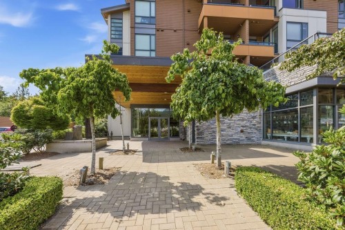 306-875 Gibsons Way  Gibsons, BC V0N 1V9