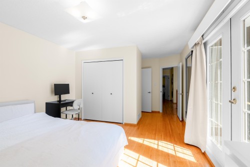 646 Windsor Road E, North Vancouver, BC - Indoor