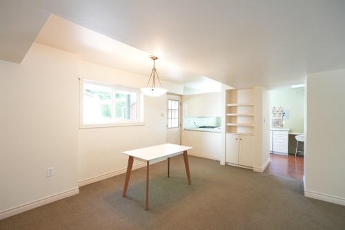 646 Windsor Road E, North Vancouver, BC - Indoor Photo Showing Other Room