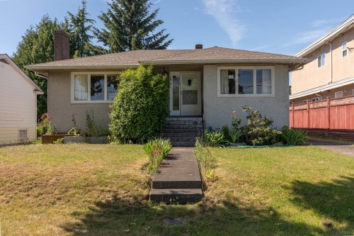 7759 14Th Avenue, Burnaby, BC - Outdoor