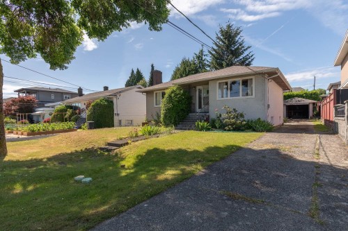 7759 14Th Avenue, Burnaby, BC - Outdoor