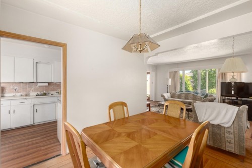 7759 14Th Avenue, Burnaby, BC - Indoor Photo Showing Dining Room