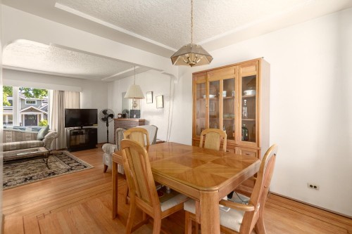 7759 14Th Avenue, Burnaby, BC - Indoor Photo Showing Dining Room