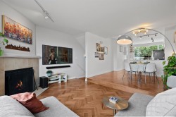13-939 7th Avenue W Vancouver, BC V5Z 1C4