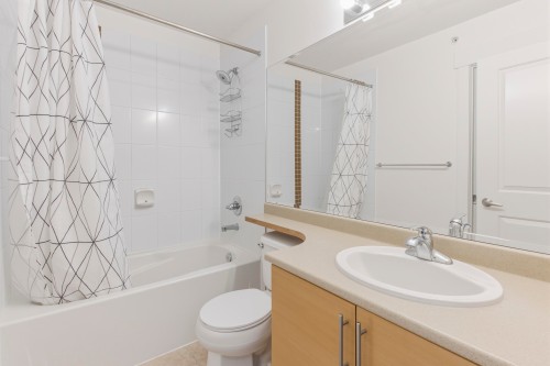 1176 Wingtip Place, Squamish, BC - Indoor Photo Showing Bathroom