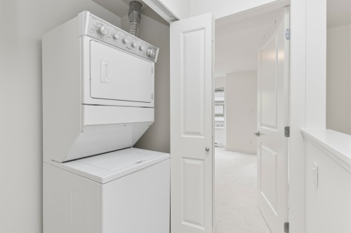 1176 Wingtip Place, Squamish, BC - Indoor Photo Showing Laundry Room