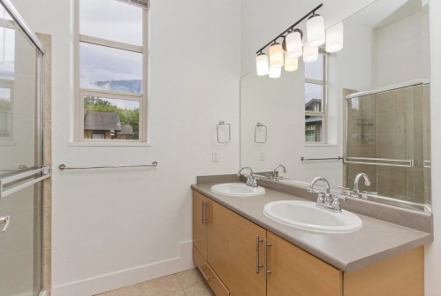 1176 Wingtip Place, Squamish, BC - Indoor Photo Showing Bathroom
