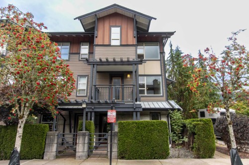 1176 Wingtip Place, Squamish, BC - Outdoor With Facade