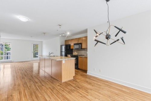 1176 Wingtip Place, Squamish, BC - Indoor Photo Showing Kitchen