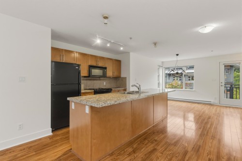 1176 Wingtip Place, Squamish, BC - Indoor Photo Showing Kitchen With Double Sink