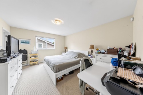 10522 Shepherd Drive, Richmond, BC - Indoor Photo Showing Bedroom
