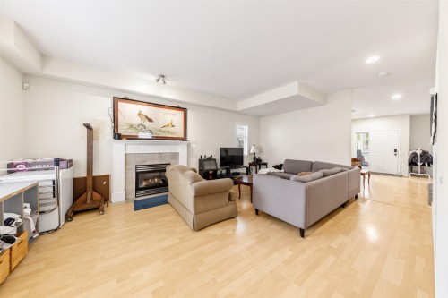 10522 Shepherd Drive, Richmond, BC - Indoor Photo Showing Living Room With Fireplace