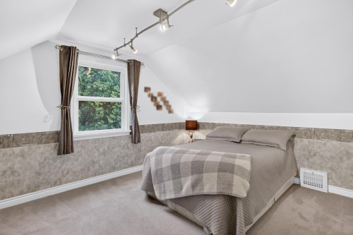 21662 River Road, Maple Ridge, BC - Indoor Photo Showing Bedroom