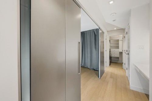 134 1St Avenue E, Vancouver, BC - Indoor