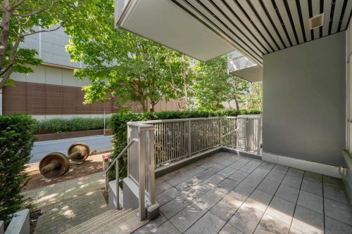 134 1St Avenue E, Vancouver, BC - Outdoor With Deck Patio Veranda With Exterior