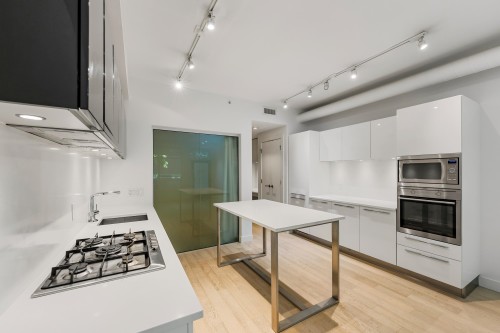 134 1St Avenue E, Vancouver, BC - Indoor Photo Showing Kitchen