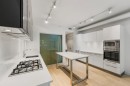 134 1St Avenue E, Vancouver, BC  - Indoor Photo Showing Kitchen 